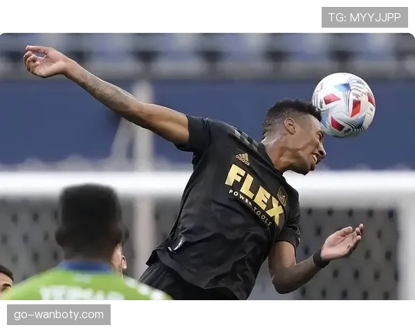 洛杉矶足球俱乐部近期防线表现起伏明显，连续两场联赛失球数高于赛季平均水平